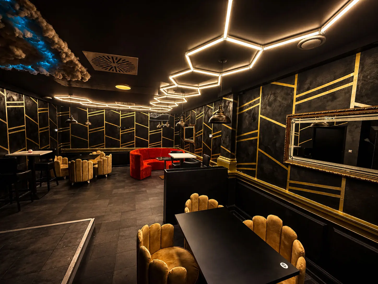 MAIN LOUNGE